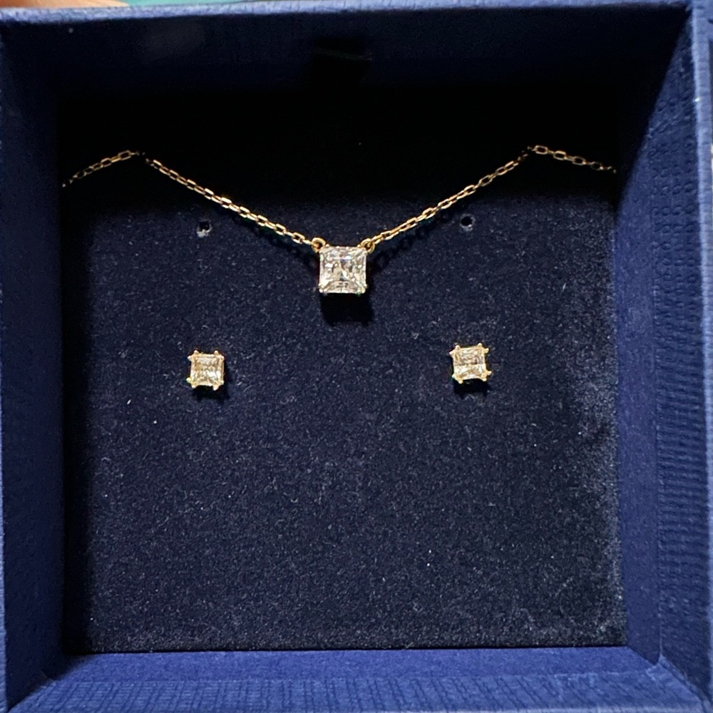 Swarovski Necklace & Earrings Set